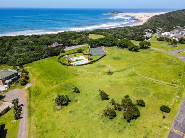 4 Bedroom Property for Sale in Cove Rock Eastern Cape